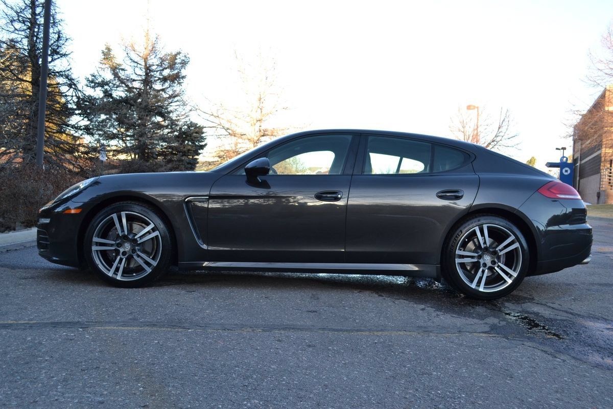Used 2014 Porsche Panamera 4 w/ Premium Package AWD/4WD image 13