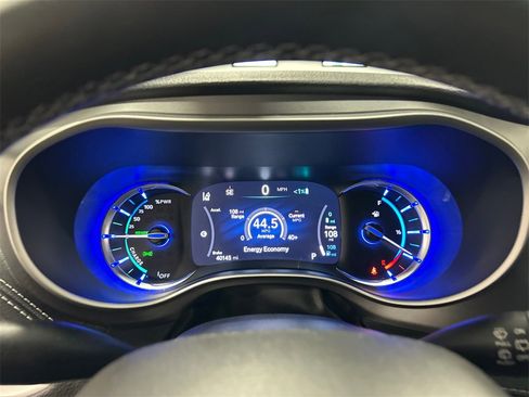 Used 2022 Chrysler Pacifica Touring-L image 21