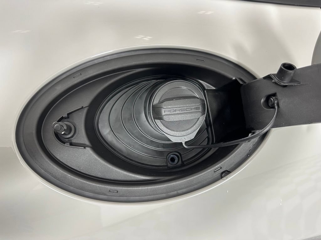 Used 2026 Porsche Panamera RWD image 44