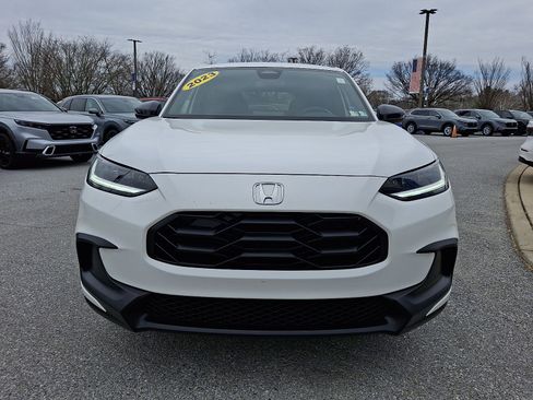Used 2023 Honda HR-V Sport image 2