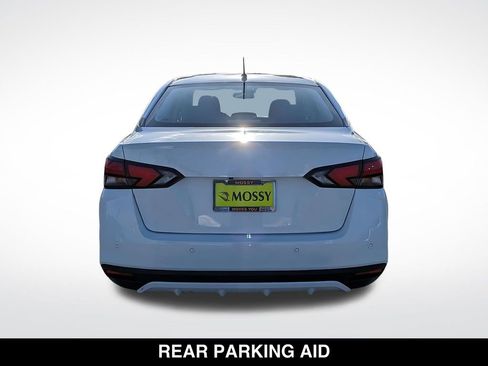 Used 2022 Nissan Versa S w/ Trunk Package FWD image 4