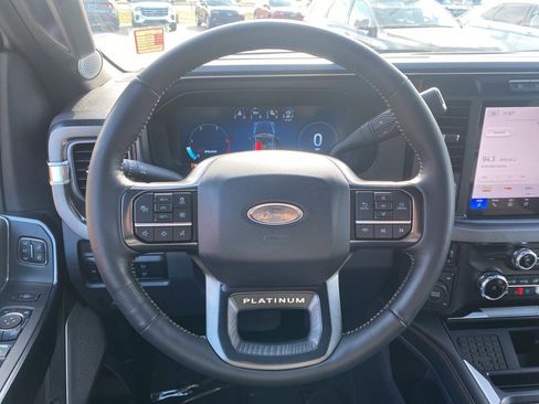 Used 2024 Ford F250 Platinum image 10