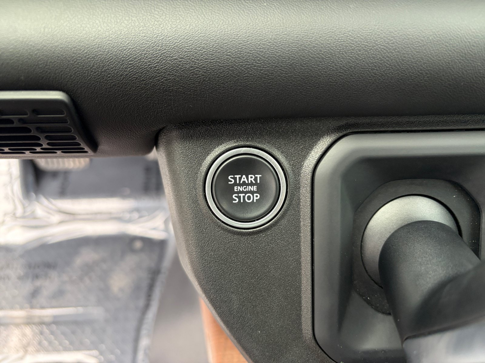 Used 2021 Land Rover Defender 110 X-Dynamic HSE AWD/4WD image 20