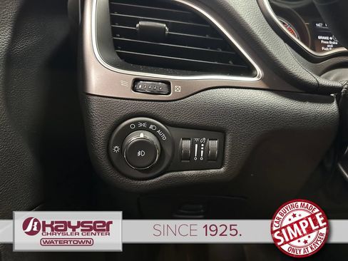 Used 2021 Jeep Cherokee Latitude Lux AWD/4WD image 18