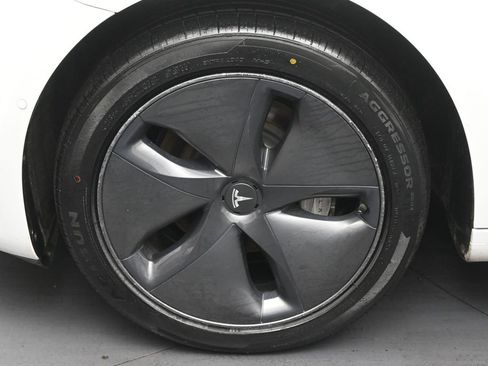 Used 2020 Tesla Model 3 Standard Range Plus RWD image 10