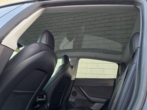 Used 2021 Tesla Model Y Long Range image 36