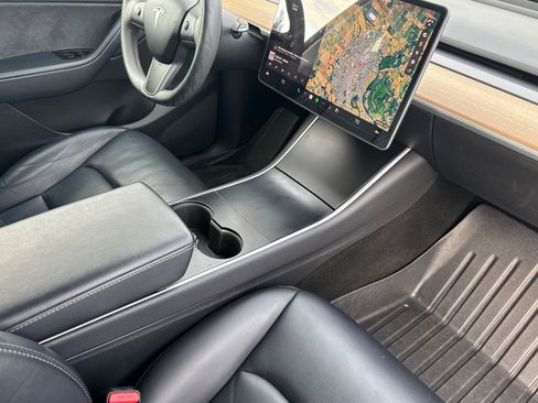 Used 2020 Tesla Model Y Long Range image 13