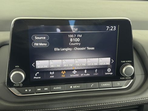 Used 2024 Nissan Rogue S FWD image 16