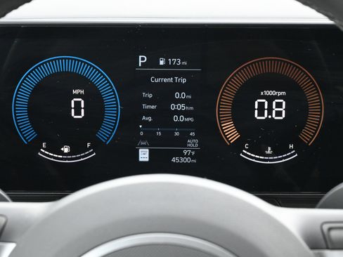 Used 2025 Hyundai Kona SEL AWD/4WD image 12