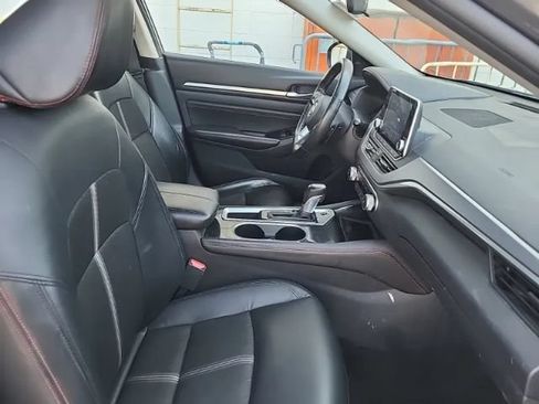 Used 2023 Nissan Altima 2.5 SR FWD image 8