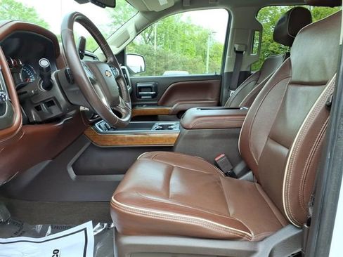 Used 2018 Chevrolet Silverado 1500 High Country AWD/4WD image 11