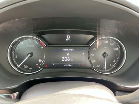 Used 2021 Cadillac XT4 Luxury w/ Cold Weather Package FWD image 35