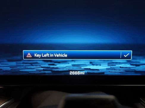 Used 2026 Chevrolet Tahoe High Country AWD/4WD image 3