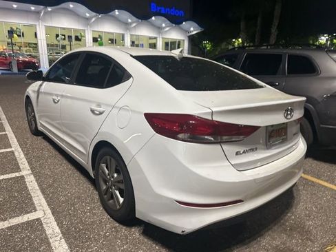 Used 2018 Hyundai Elantra SEL image 11