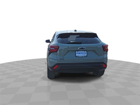 Certified 2024 Chevrolet Trax RS w/ Driver Confidence Package image 7