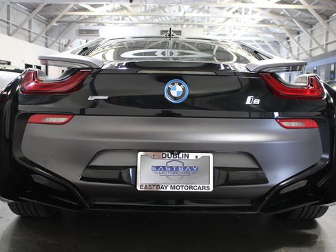 Used 2015 BMW i8 image 12