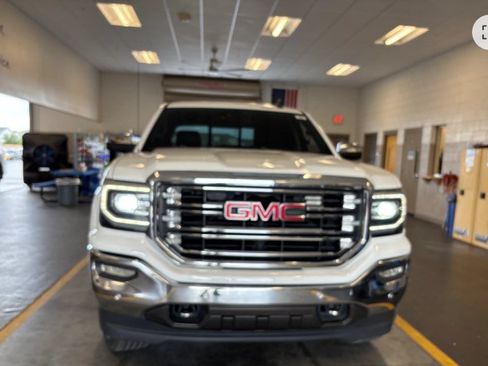 Used 2018 GMC Sierra 1500 SLT w/ Enhanced Driver Alert Package RWD image 2