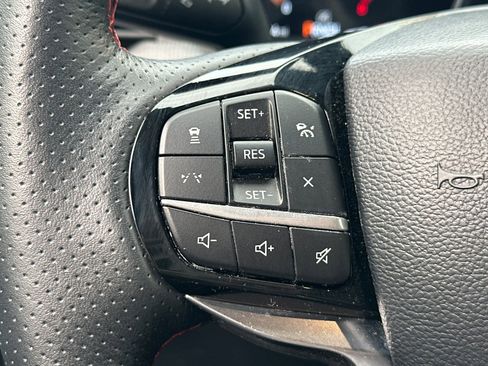 Used 2025 Ford Explorer ST-Line w/ ST-Line Street Pack image 38