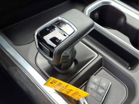 Used 2025 Chevrolet Silverado 1500 LTZ AWD/4WD image 15