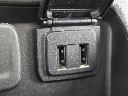 Used 2019 Chevrolet Suburban LT image 7