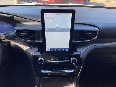 Used 2022 Ford Explorer Platinum w/ Equipment Group 601A image 18