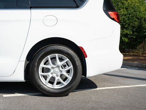 New 2026 Chrysler Voyager LX image 6