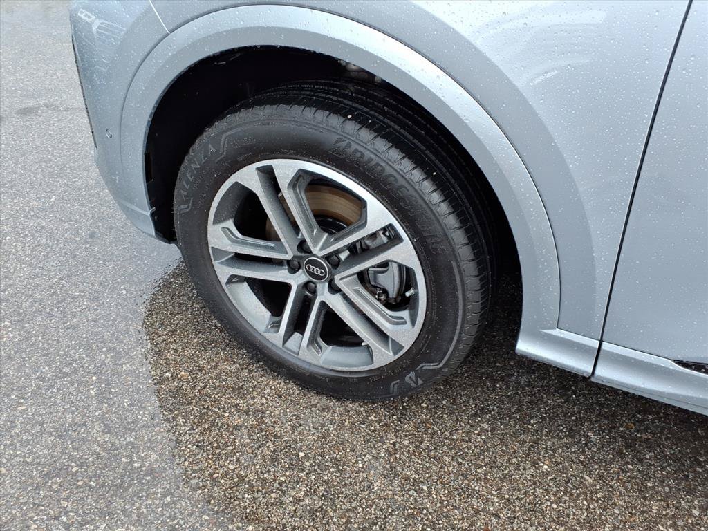 Certified 2025 Audi Q5 Premium w/ Premium Plus AWD/4WD image 9