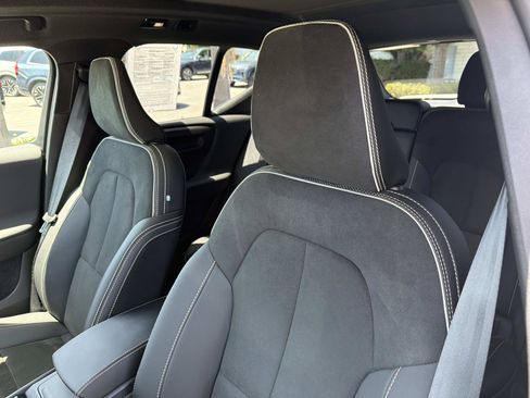 Certified 2023 Volvo XC40 Recharge Ultimate AWD/4WD image 19