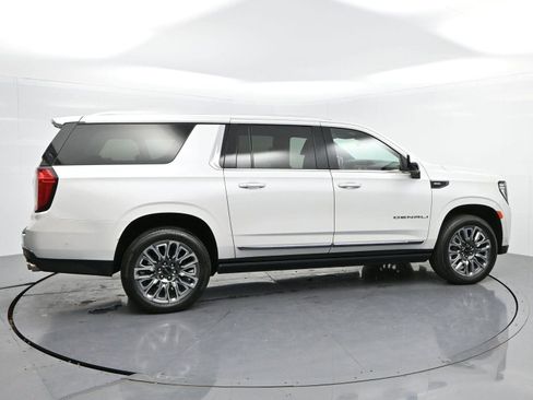 Used 2024 GMC Yukon XL Denali Ultimate image 8