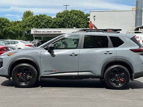 Used 2026 Nissan Rogue SV AWD/4WD image 7
