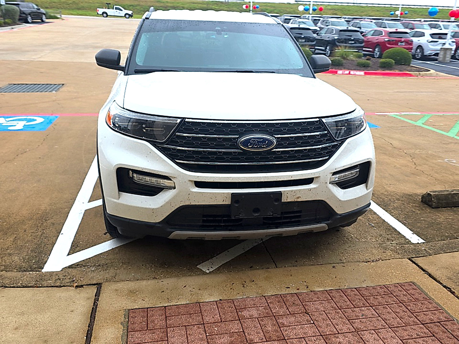 Used 2022 Ford Explorer XLT w/ Equipment Group 202A AWD/4WD image 6