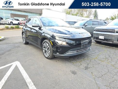 Used 2023 Hyundai Kona SE w/ Cargo Package image 1