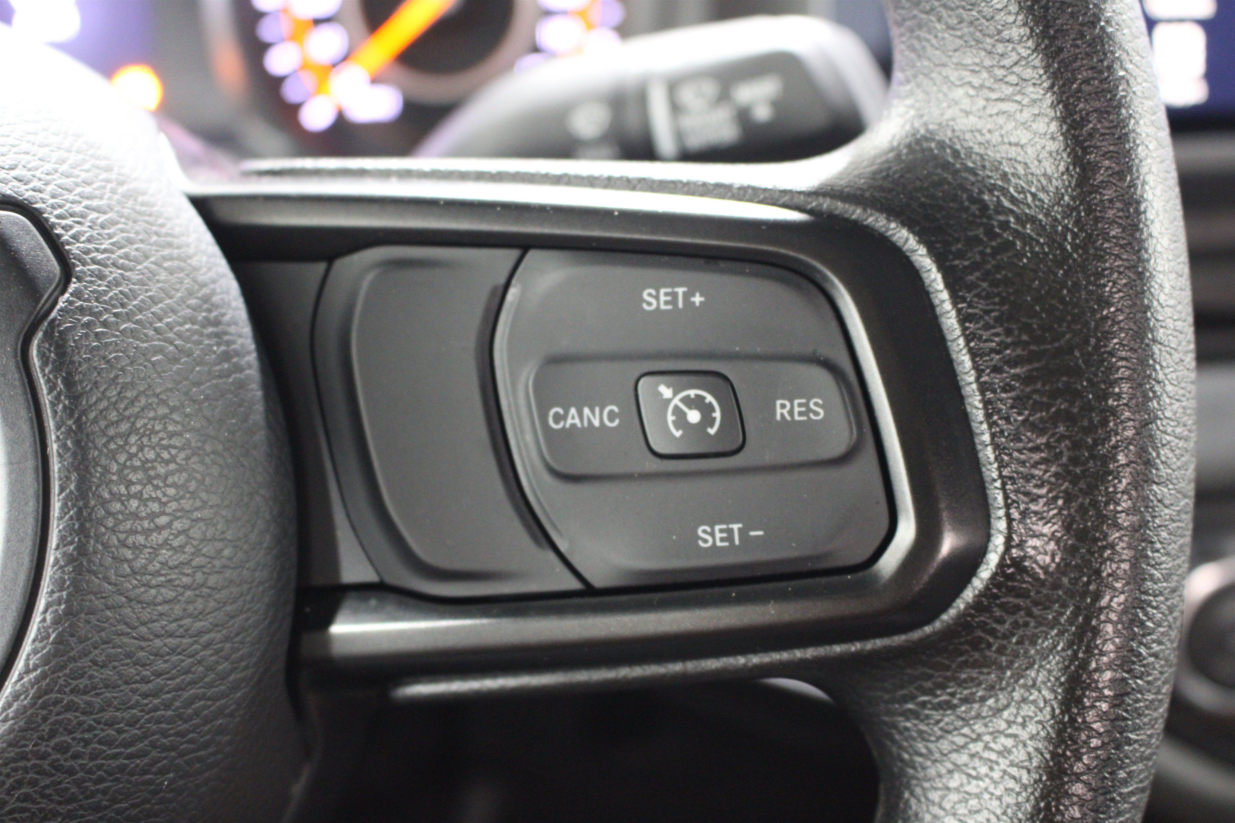 Used 2025 Jeep Gladiator Sport AWD/4WD image 13
