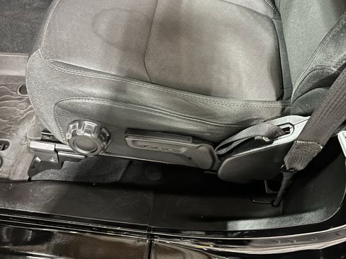 Used 2022 Jeep Wrangler Willys image 15