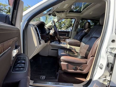 Used 2016 RAM 1500 Laramie Longhorn w/ Convenience Group AWD/4WD image 17