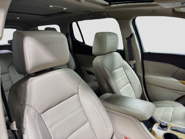 Used 2017 GMC Acadia Denali w/ Technology Package AWD/4WD image 25