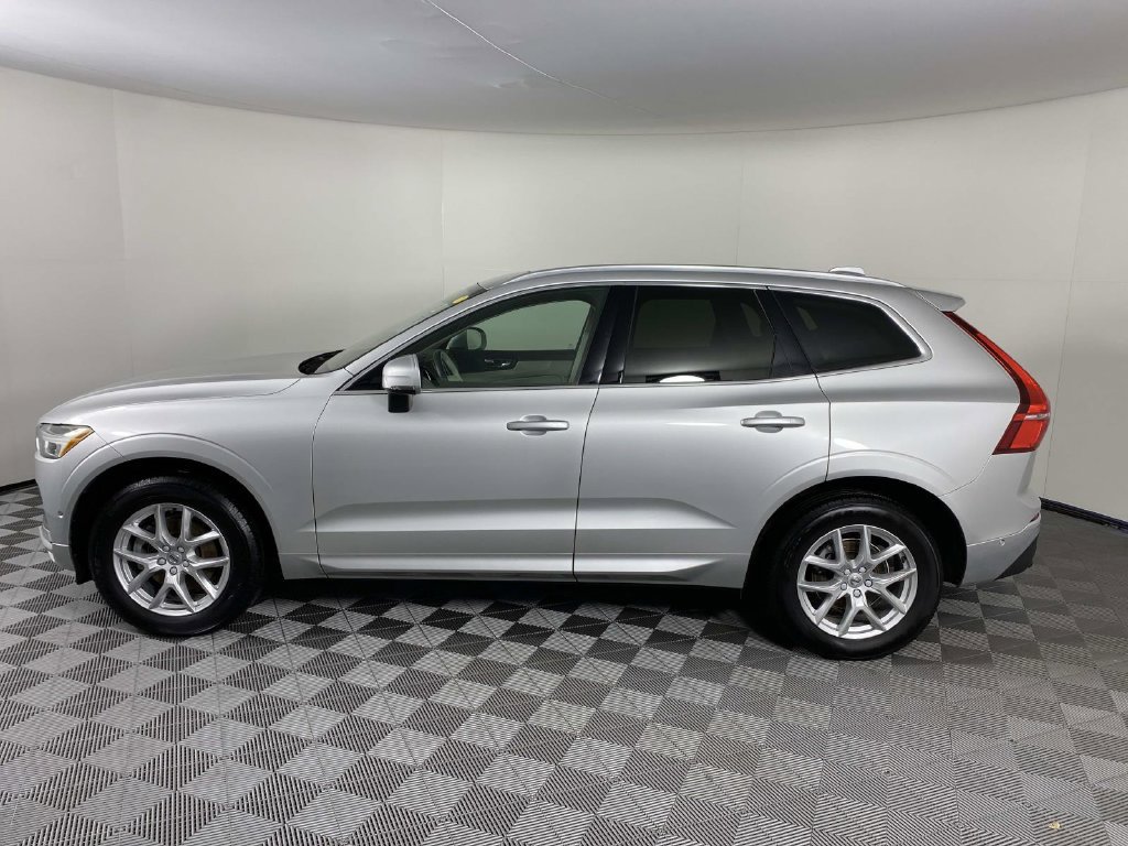 Used 2019 Volvo XC60 T5 Momentum w/ Premium Package FWD image 5