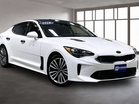 Used 2018 Kia Stinger Premium AWD/4WD image 3