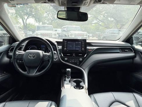 Used 2021 Toyota Camry SE w/ Convenience Package FWD image 16
