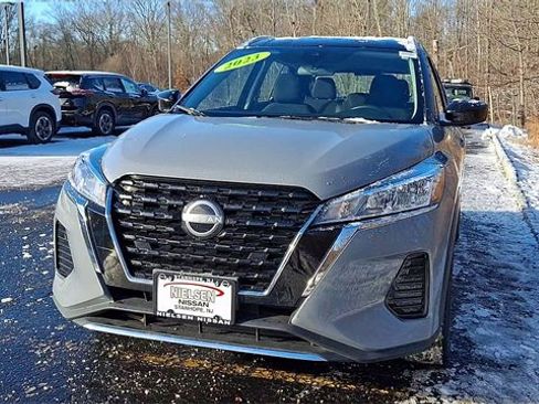 Used 2023 Nissan Kicks SV image 5