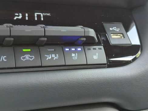 Used 2026 Toyota Tundra Platinum AWD/4WD image 20