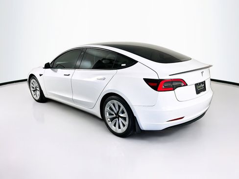 Used 2021 Tesla Model 3 Standard Range Plus image 5