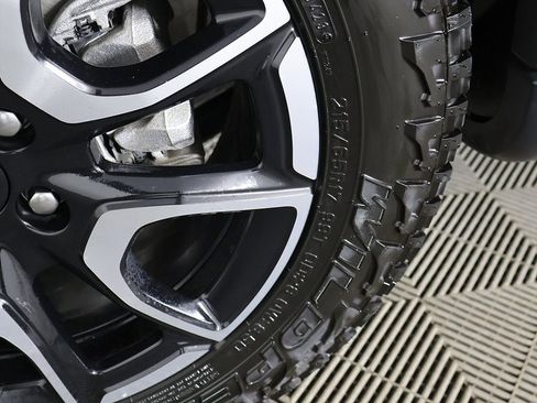 Used 2024 Jeep Compass Trailhawk image 18