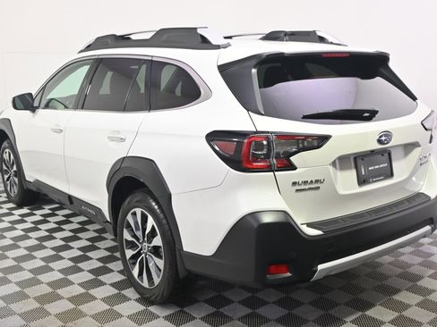 Used 2024 Subaru Outback Touring image 3