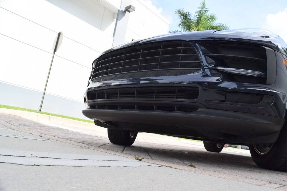 Used 2019 Porsche Macan AWD/4WD image 12