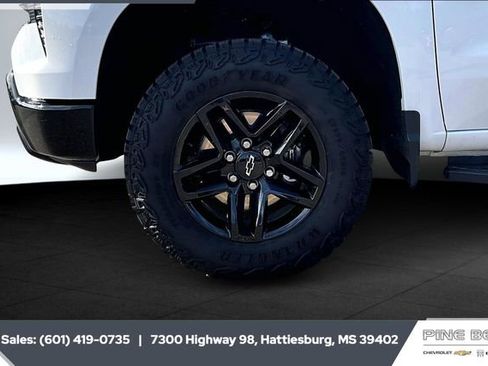 Used 2024 Chevrolet Silverado 1500 LT Trail Boss image 7