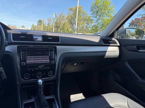 Used 2014 Volkswagen Passat TDI SE FWD image 25