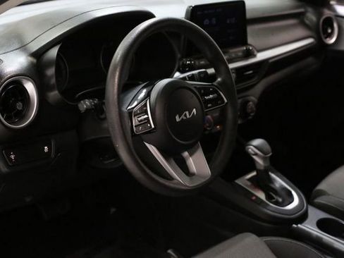 Used 2024 Kia Forte LXS image 7