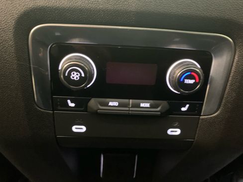 Used 2021 Chevrolet Tahoe Premier w/ Premium Package image 18