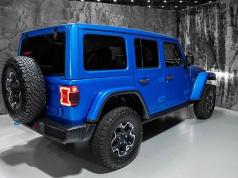 Used 2022 Jeep Wrangler Unlimited Rubicon 4xe w/ Cold Weather Group AWD/4WD image 19
